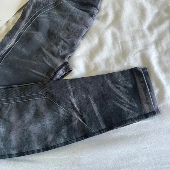 🆕 Lululemon Ebb to Street Tight Wash Stone Wash Graphite Grey - Picture 3 of 8
